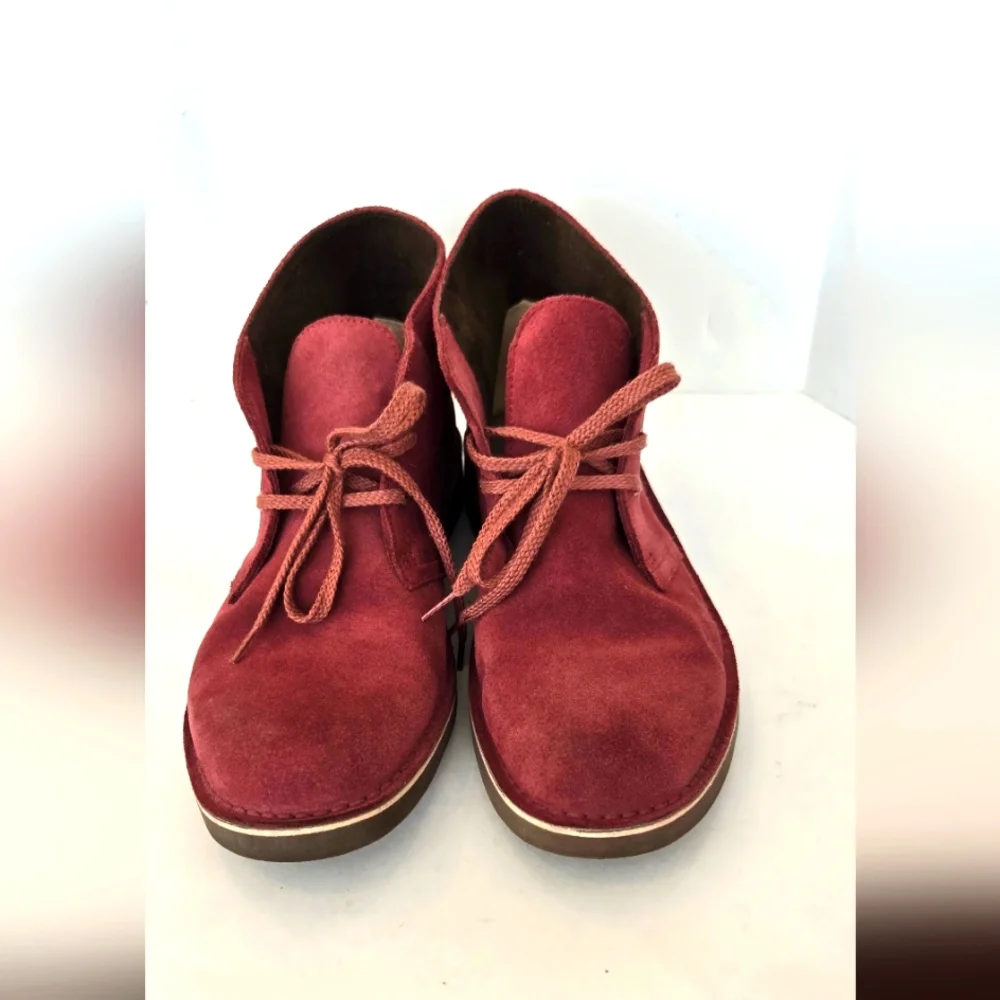 Clarks suede leather burgundy chukka boots